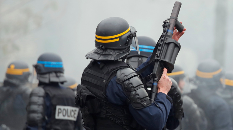 Le Figaro: «не фотографировать при исполнении» — во Франции предложили способ борьбы с ненавистью к полицейским