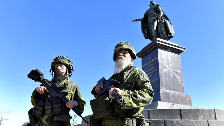 Berlingske: Швеция продолжает искать миллиарды на оружие для «защиты от России»