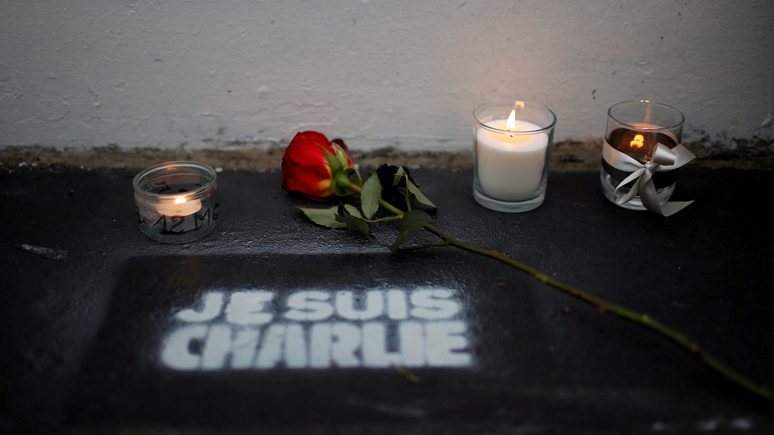 «Главная опасность — это самоцензура»: главред Le Monde о свободе слова спустя пять лет после теракта в Charlie Hebdo