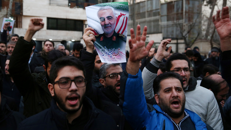 Fox News: «смерть Англии!» — иранские радикалы пришли с «ответным визитом» к британскому послу