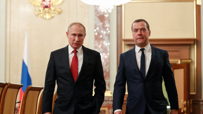 Три пути Путина: обозреватель Bloomberg рассказал о полной перезагрузке власти в России