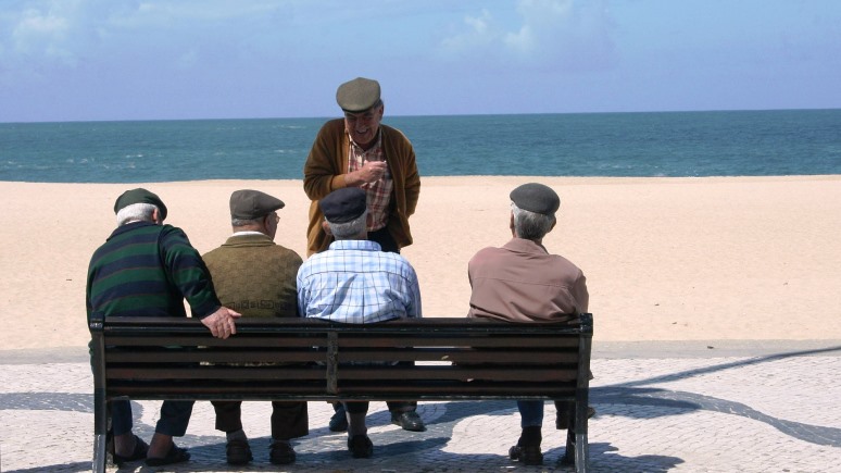 Times: стареющей Европе грозит демографический кризис