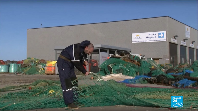 France 24: брексит временно закрыл доступ французских рыбаков в британские воды