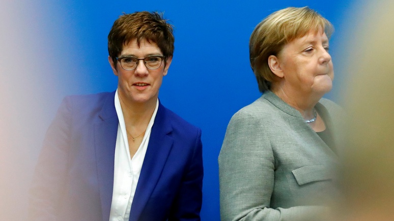 Spiegel: уход преемницы канцлера ускорит конец эры Меркель