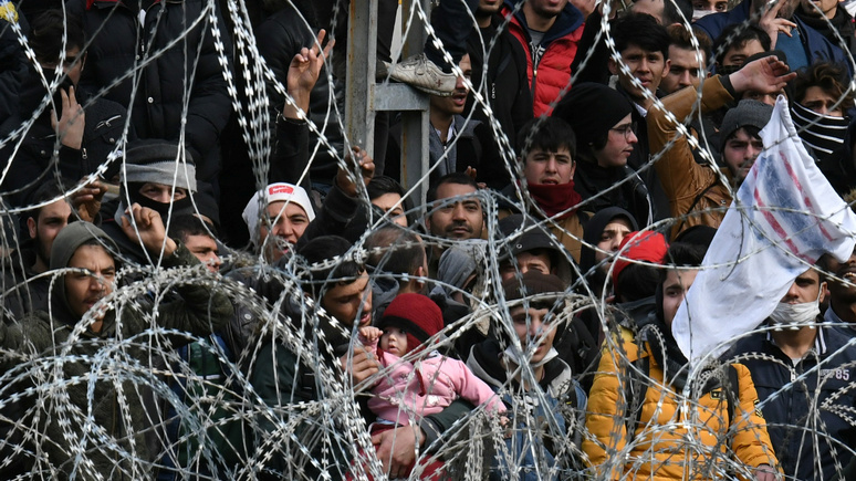 El Periódico: открыв границы беженцам, Эрдоган ударил по Европе «главным политическим орудием»