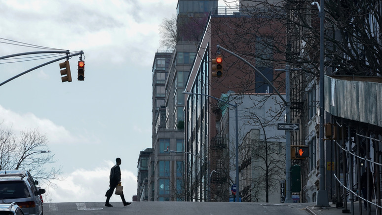 Американский публицист: чтобы спасти десятки тысяч от коронавируса, США лишают работы миллионы