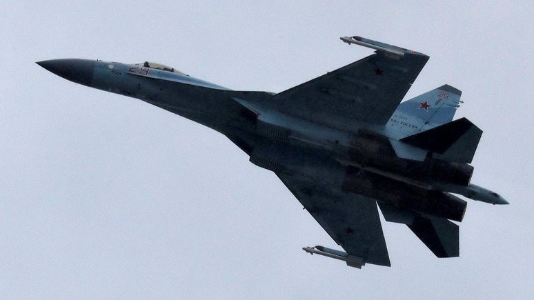 Fox News: ВМС США обвинили российский Су-35 в «непрофессиональном» перехвате американского разведчика
