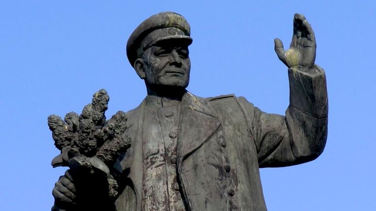 Польский эксперт пожалел, что советские памятники не снесли ещё в 90-е 