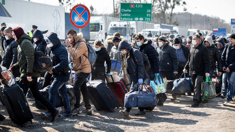 Вести: украинцы рвутся на работу в Европу, а чиновники пытаются их задержать