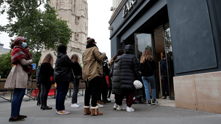Le Figaro: вывести экономику из порочного круга помогут покупки, а не сбережения