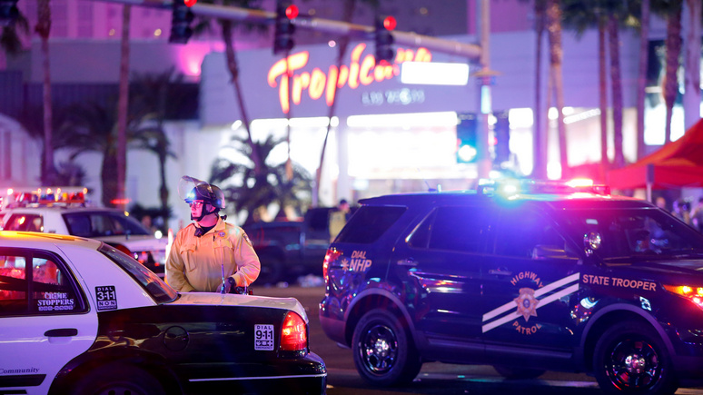 8 News Now: в Лас-Вегасе неизвестный выстрелил полицейскому в голову