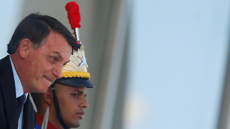 France 24: Болсонару пригрозил выйти из ВОЗ вслед за Трампом