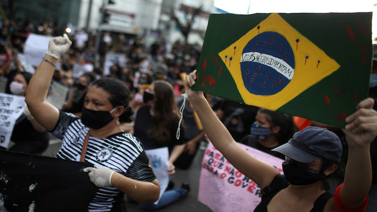 Guardian: «манипуляции, бездействие и неуважение» — правительство Бразилии осудили за сокрытие общего числа заражённых коронавирусом