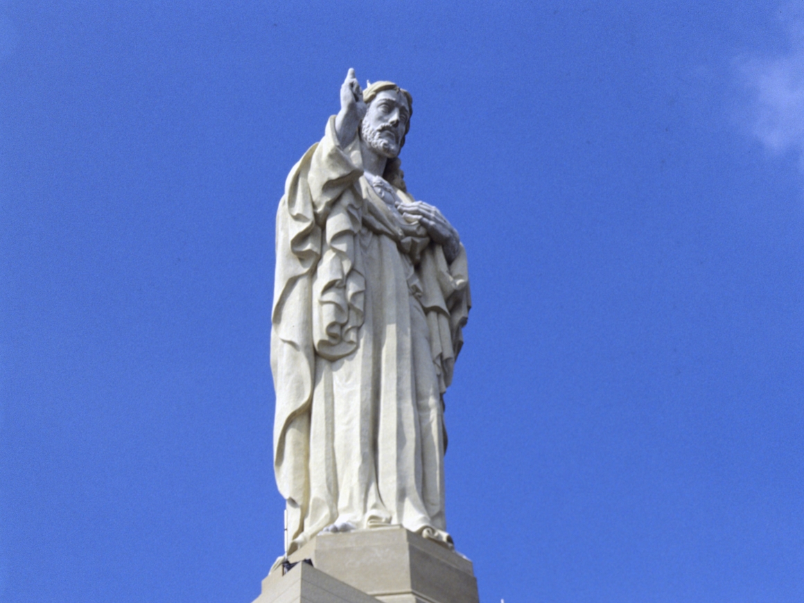 Пароль "иуда_лох": Статуя Иисуса в Польше раздаёт страждущим Wi-Fi