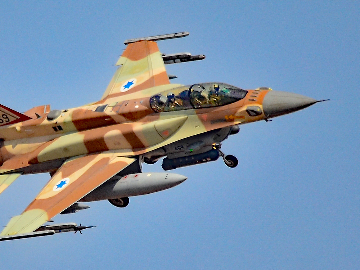 Обмен ракетами: Израиль выпустил более 70 снарядов по иранским целям в Сирии