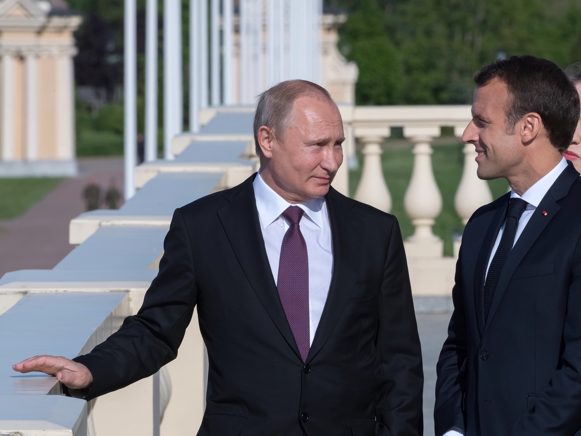 Дружба на миллиард евро: президенты РФ и Франции встретились в Петербурге