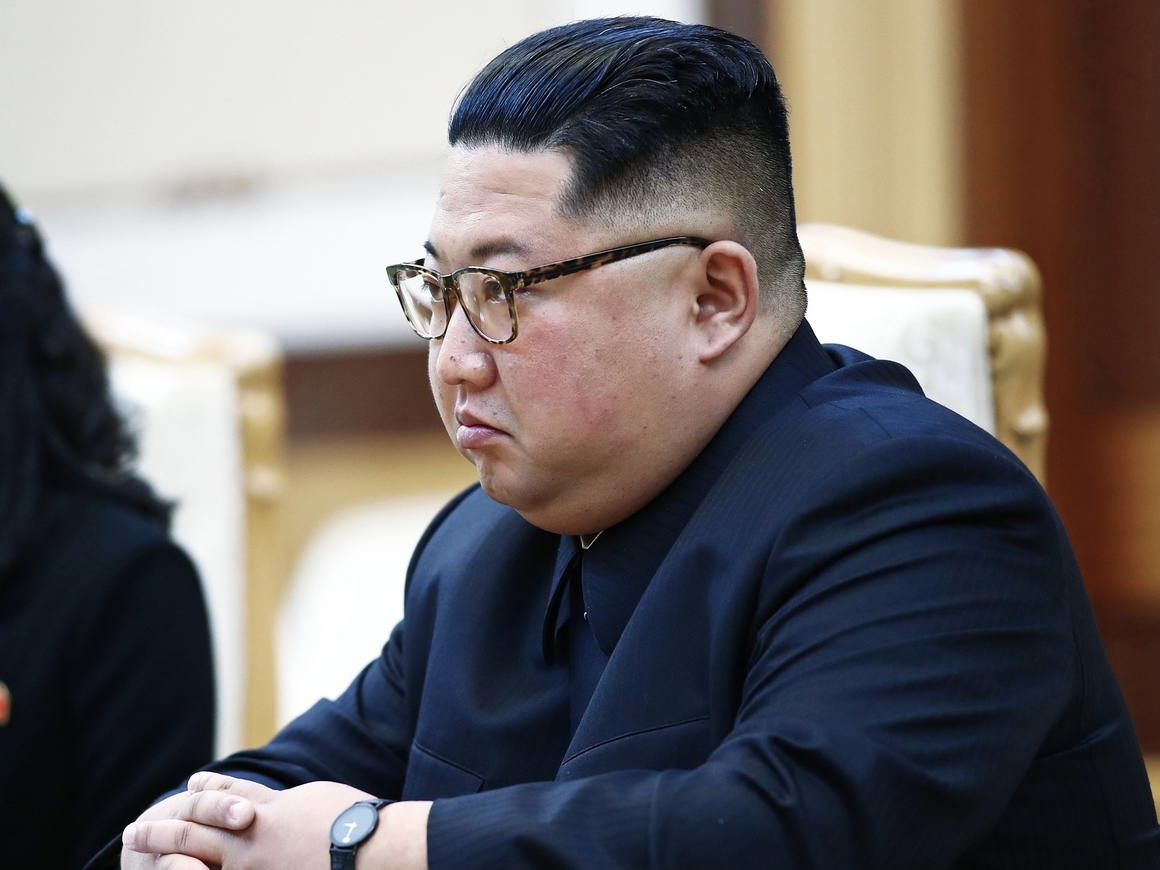 Ким Чен Ын осмотрел завод и детский лагерь. Кажется, кого-то расстреляют (фото)