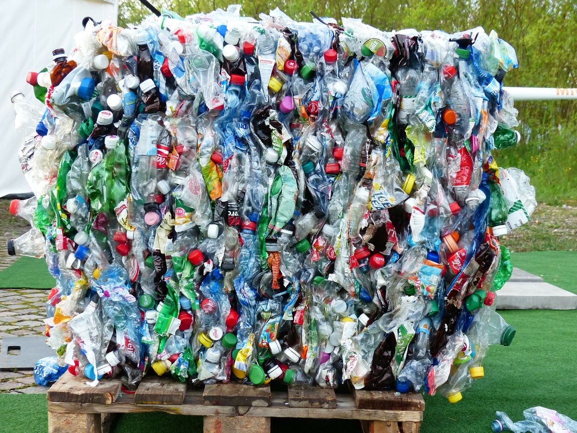 Половина пластиковых отходов Британии уезжает за границу 