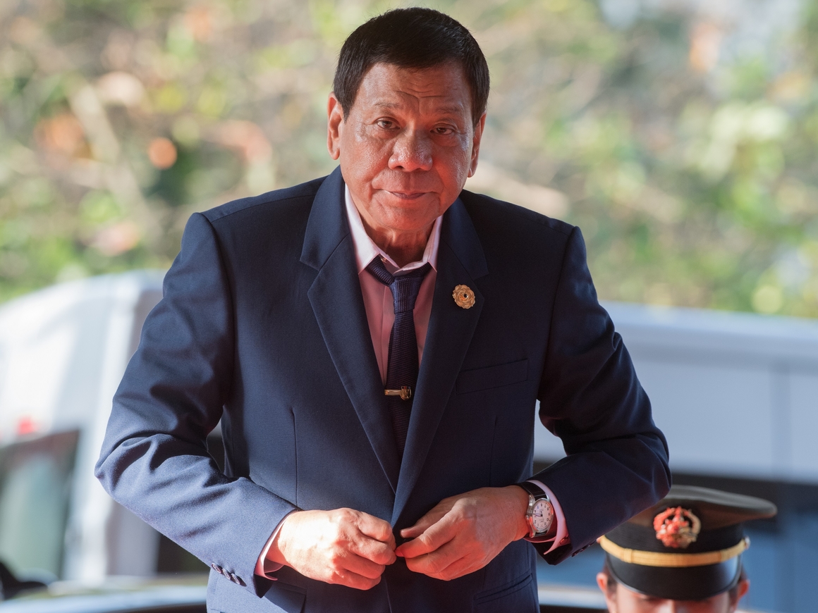 Президент Филиппин ополчился на полицейских: "Вы - животные, почему вы здесь?"