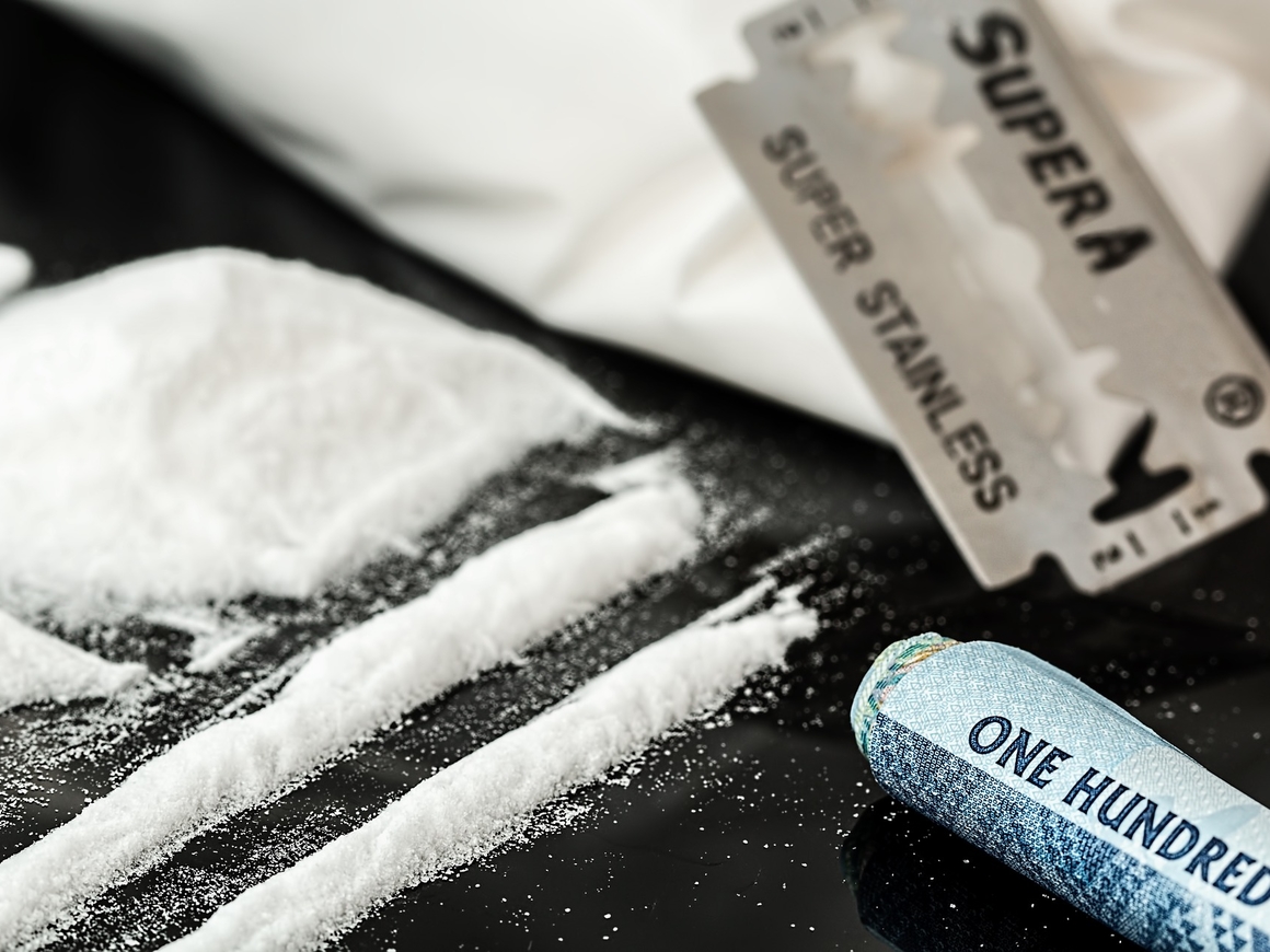 В Бельгии нашли 2 тонны кокаина с лого "Единой России" (фото + видео) 