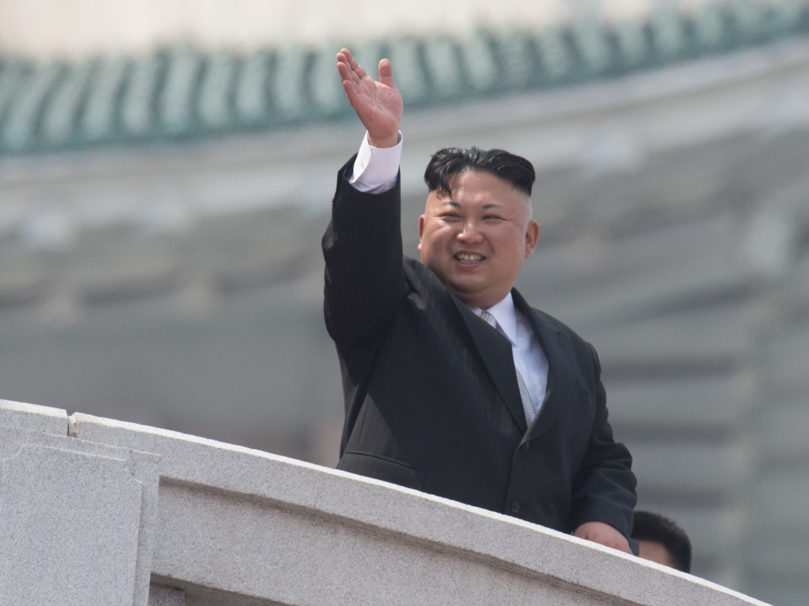 Ким Чен Ын: лидер КНДР, диктатор, любитель ядерных ракет, няшная булочка