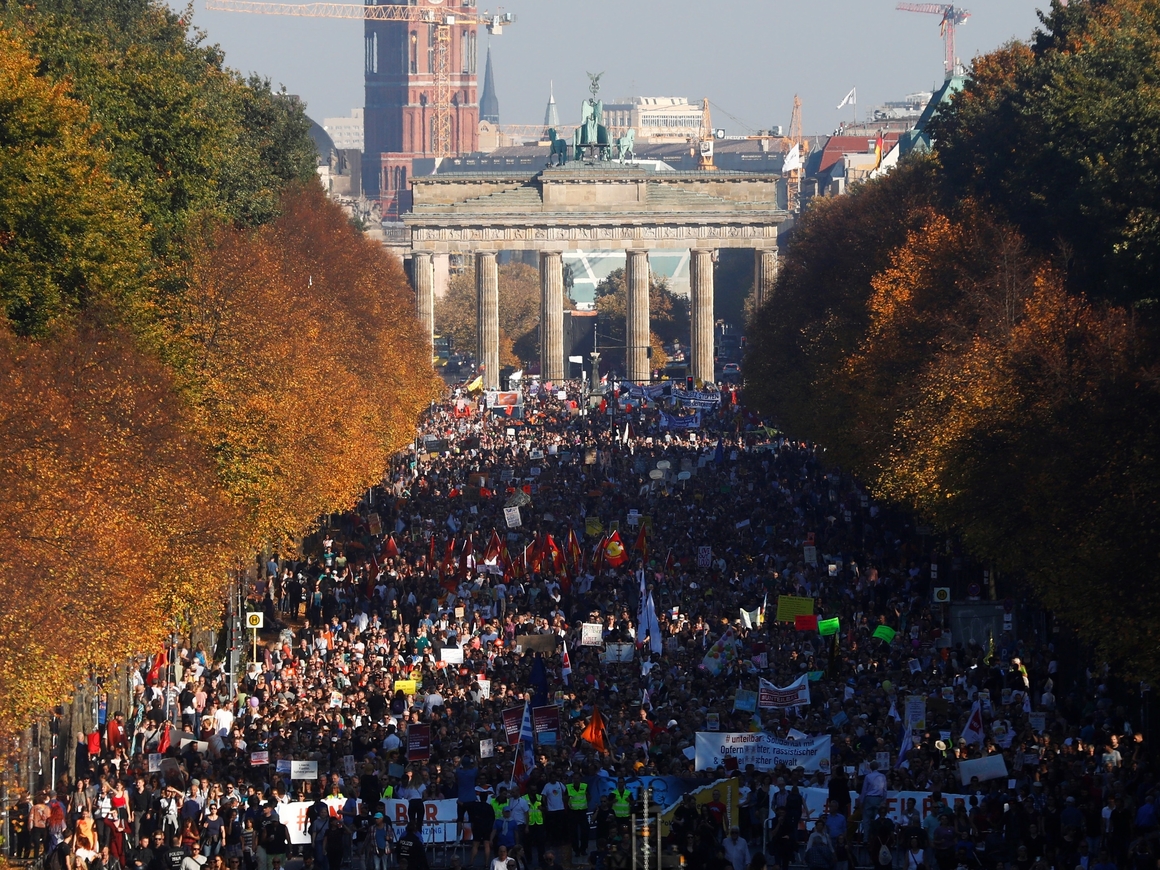 240 000 демонстрантов в Берлине. Против чего выступали все эти люди?
