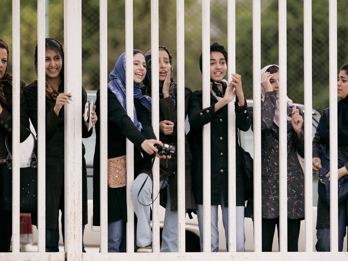 Иранским женщинам позволили посмотреть на футбол - впервые за 37 лет