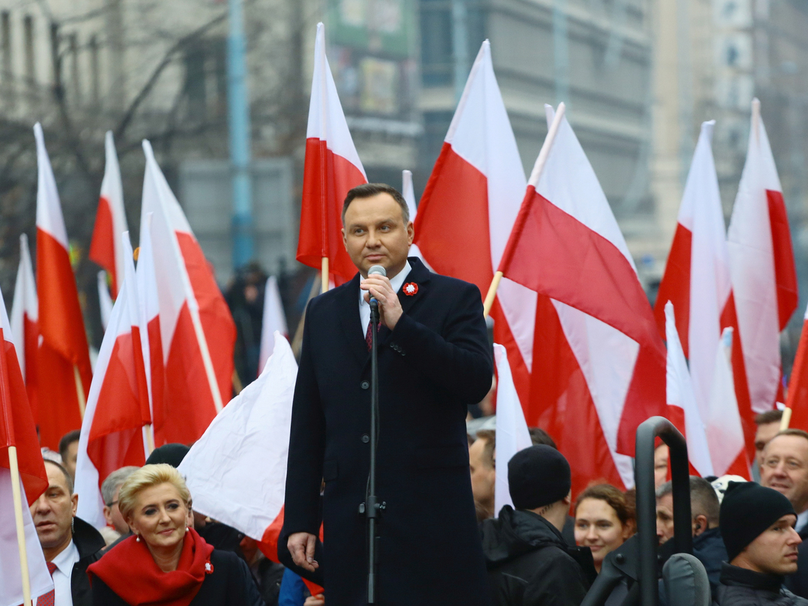 Вот теперь страшно: президент Польши возглавил парад националистов