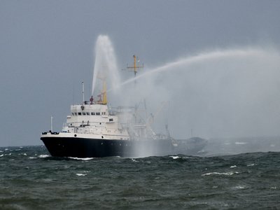 Три корабля ВМС Украины без разрешения зашли в акваторию России