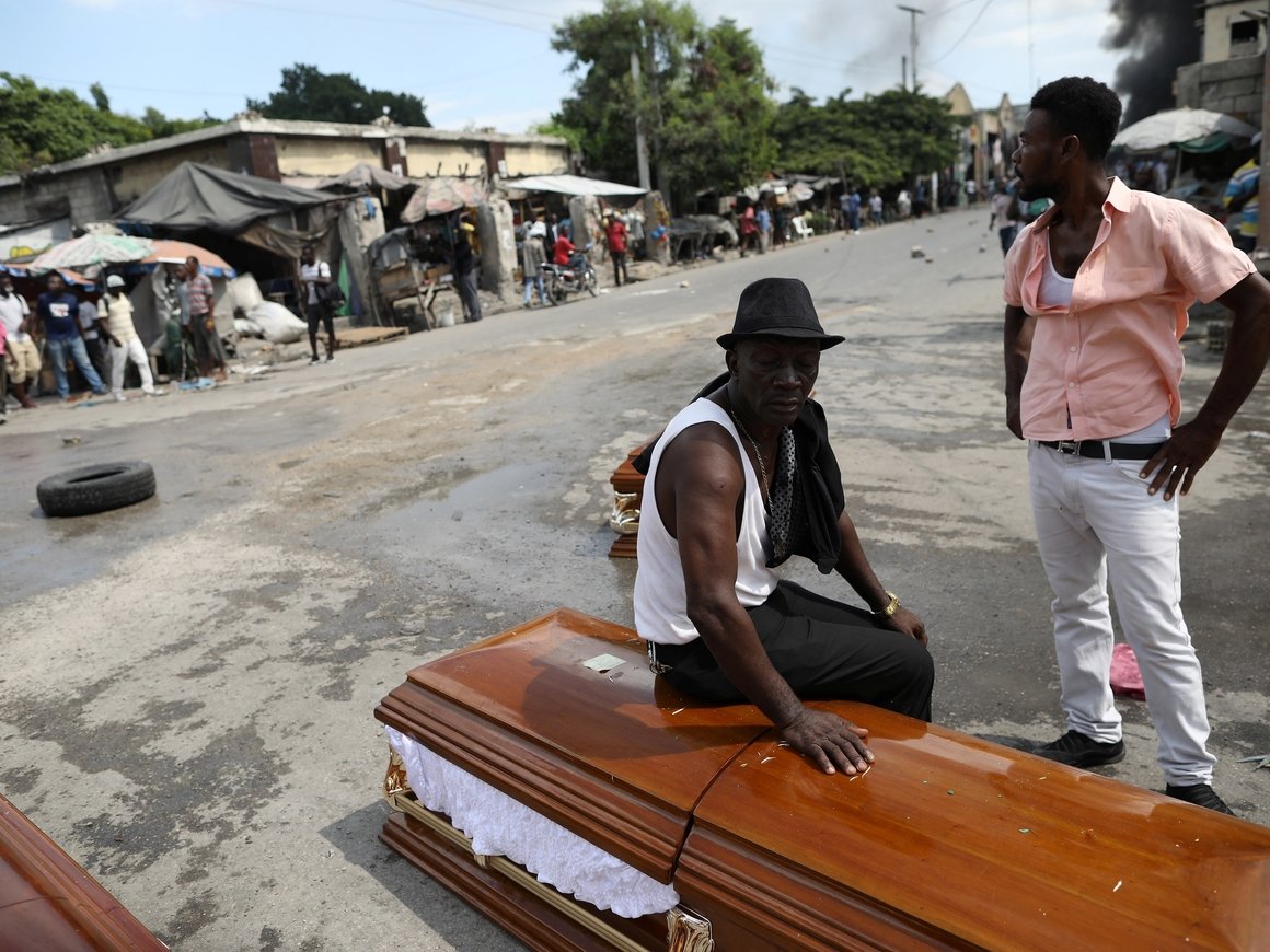 Помирать, так стильно: в Гане делают самые красивые гробы (фото)