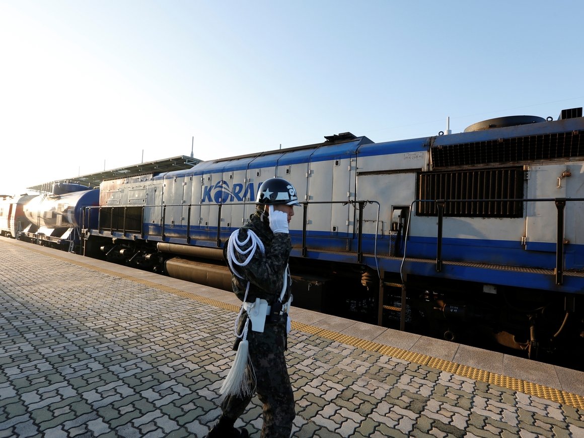 Кореи всё ближе. Поезд из Южной Кореи впервые за 10 лет отправился в Северную
