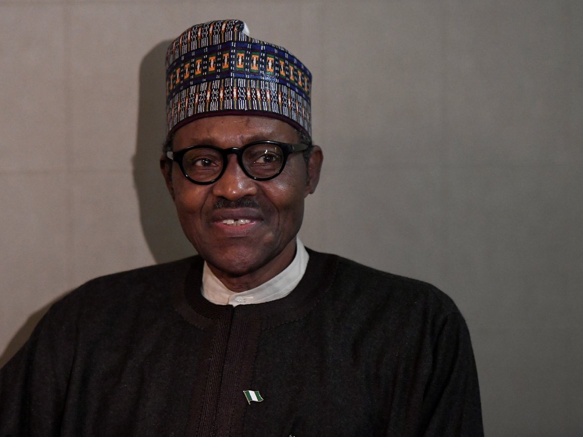 Трудно быть президентом Нигерии – граждане думают, что его клонировали