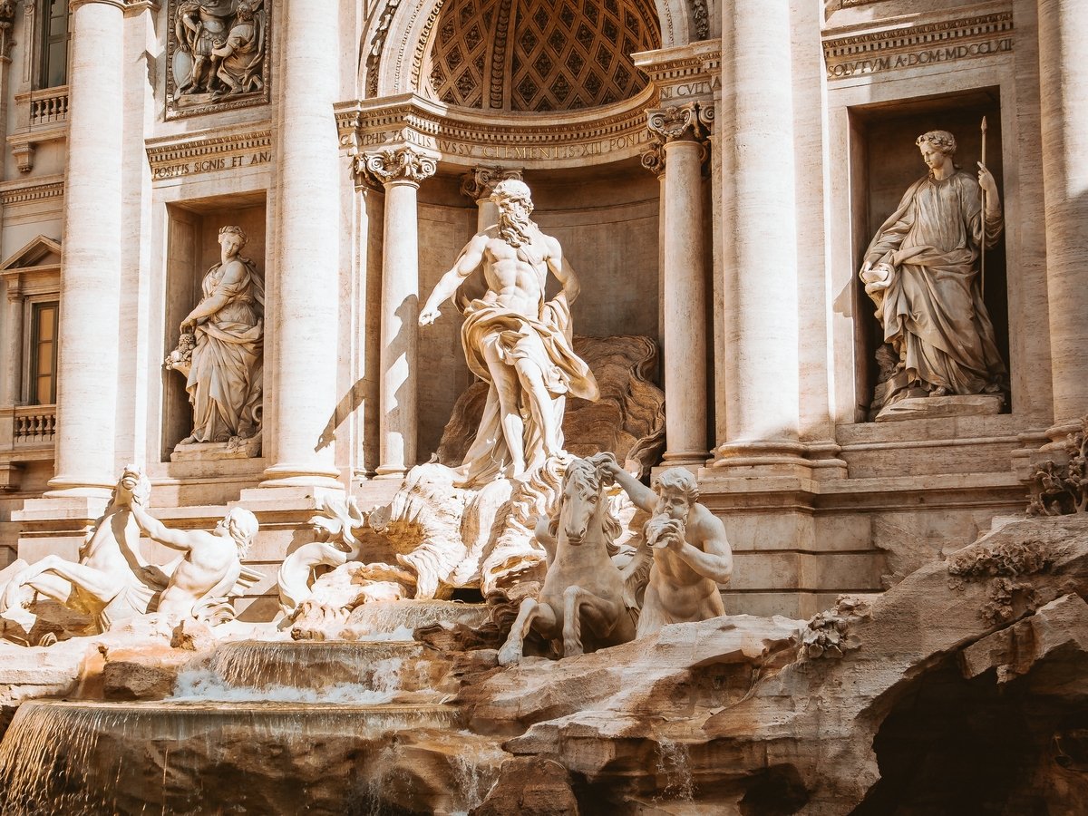 В Риме церковь и мэрия поругались из-за денег в фонтане Треви