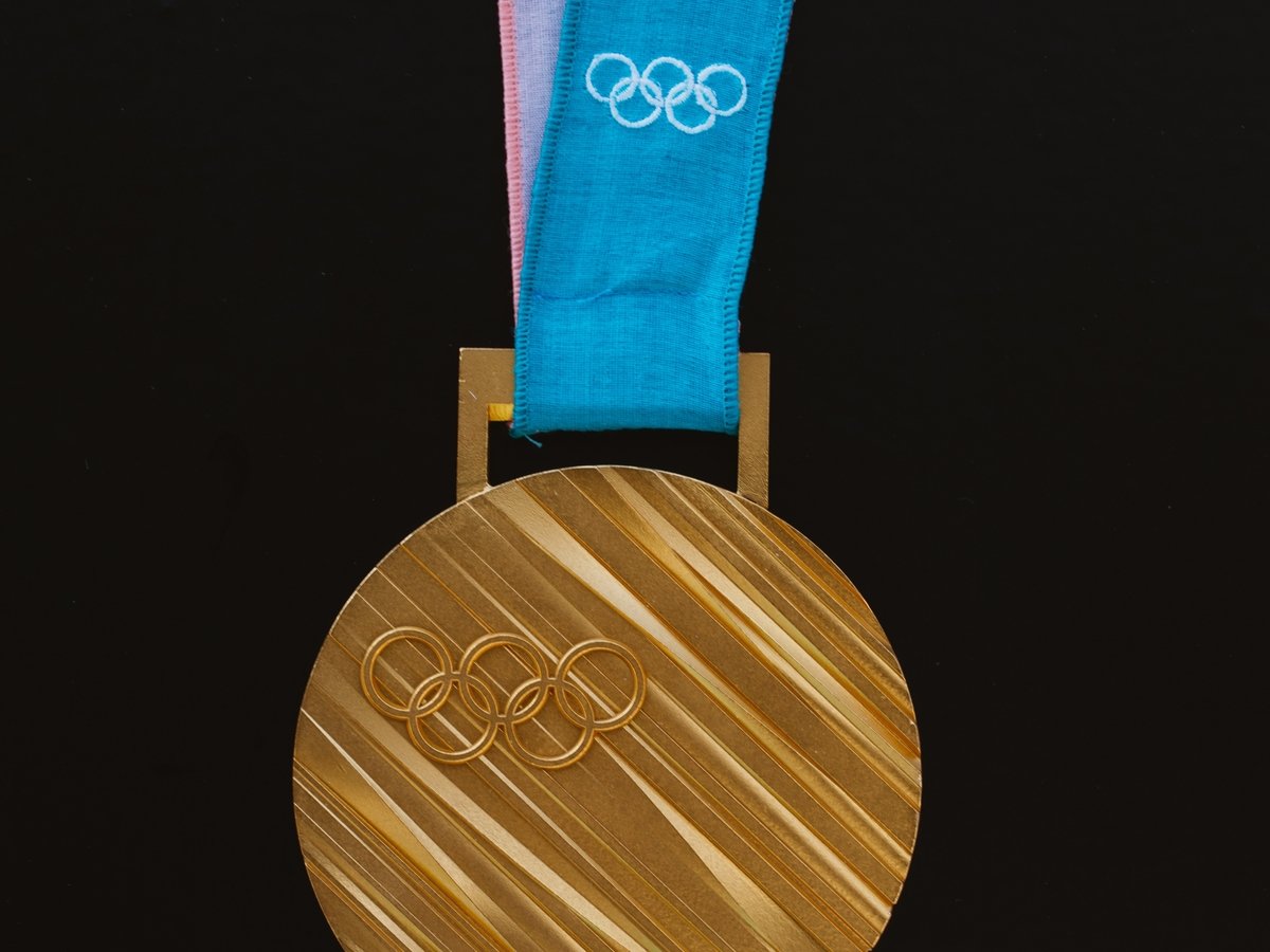 Медали для Олимпиады в Японии сделают из старых сотовых телефонов