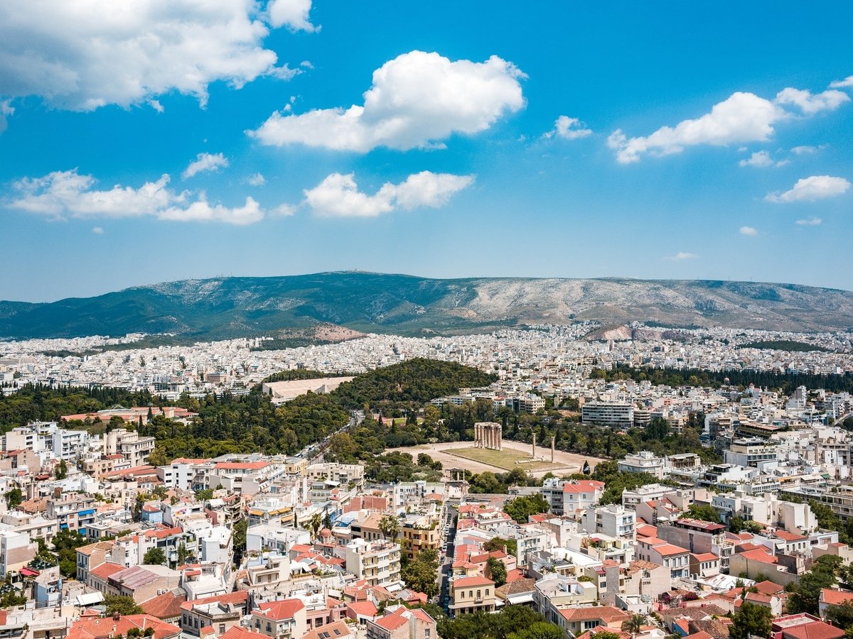 Ради туристов можно и Акрополь загородить — новый отель сгубил вид на Афины