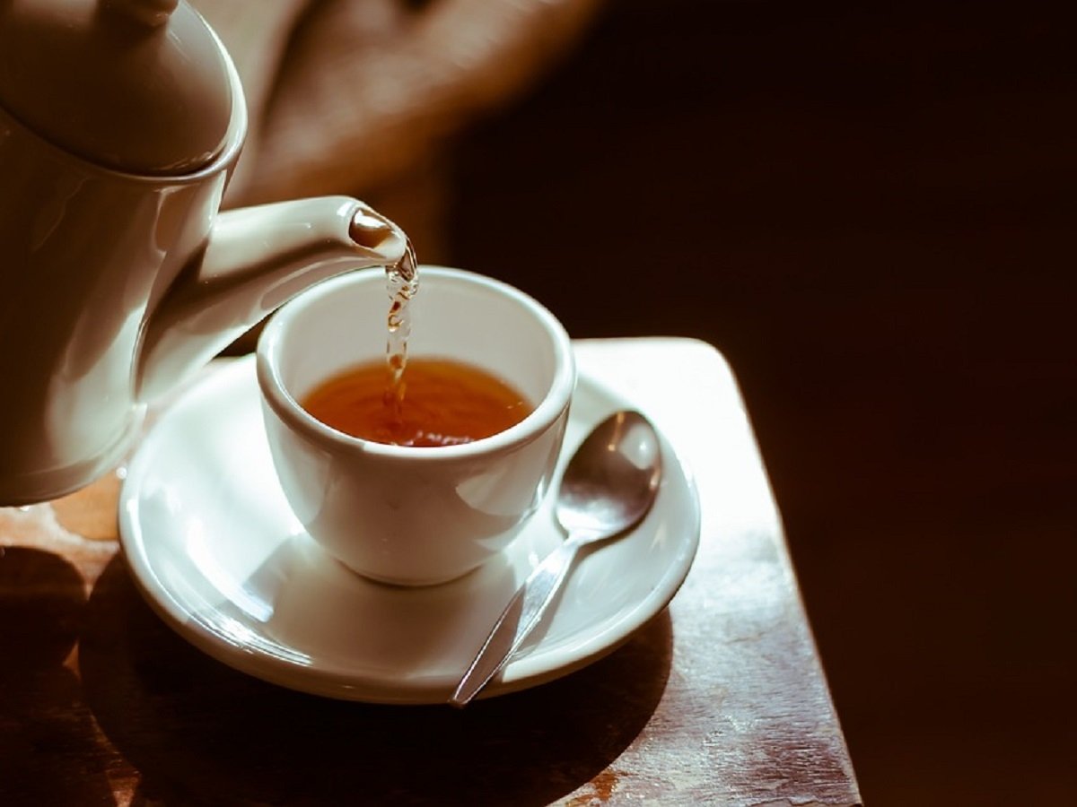 Сначала подуй: слишком горячий чай повышает риск развития рака