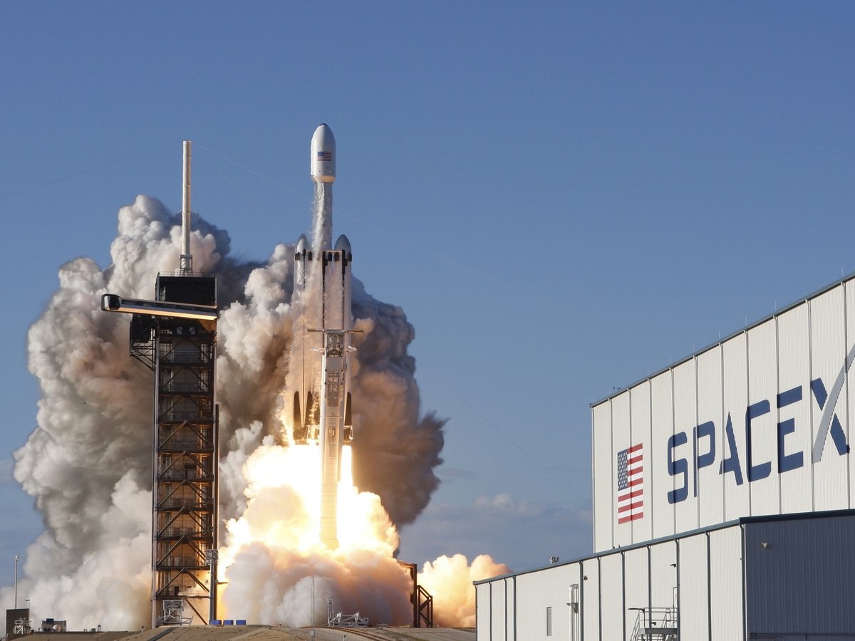 Falcon Heavy совершила свой первый коммерческий полёт. Всё прошло успешно