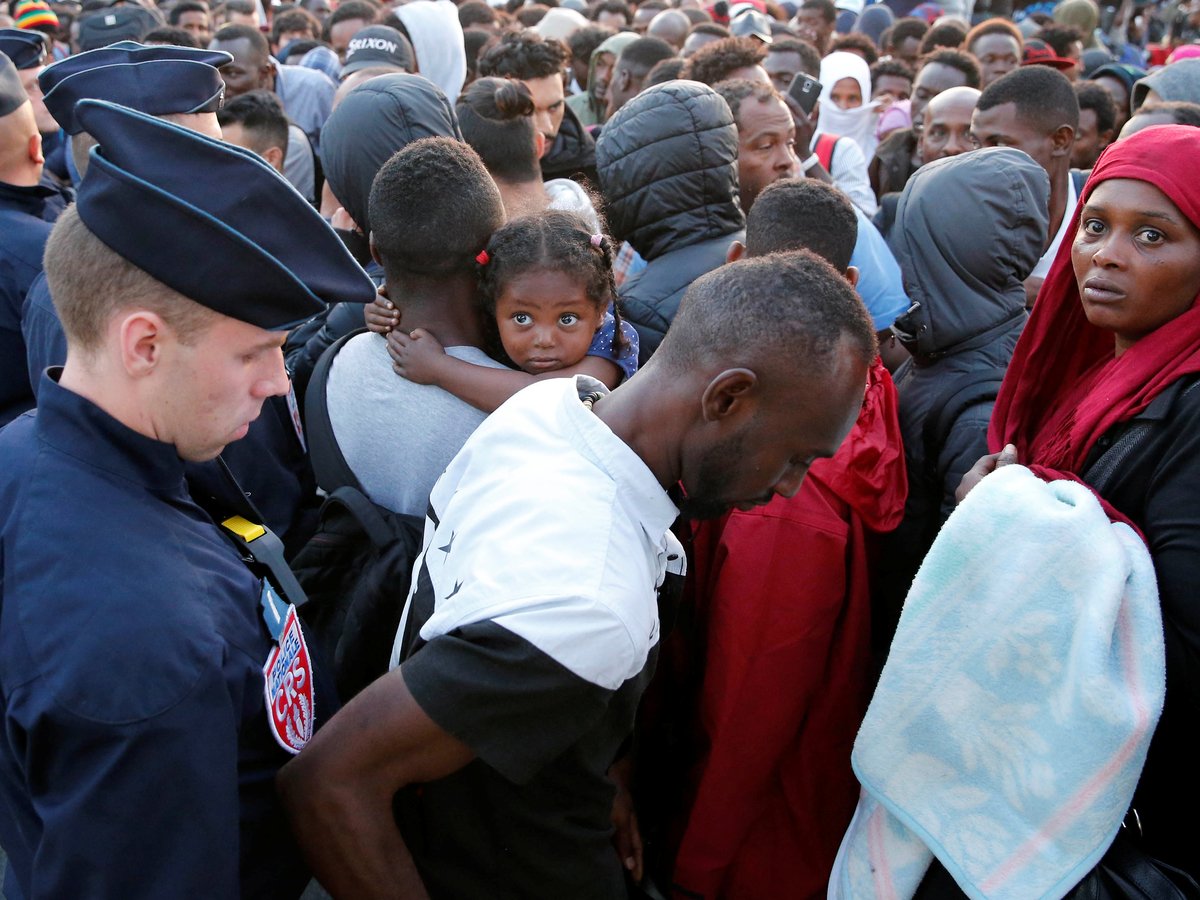 Во Франции не против мигрантов, но размещать их уже негде — места нет