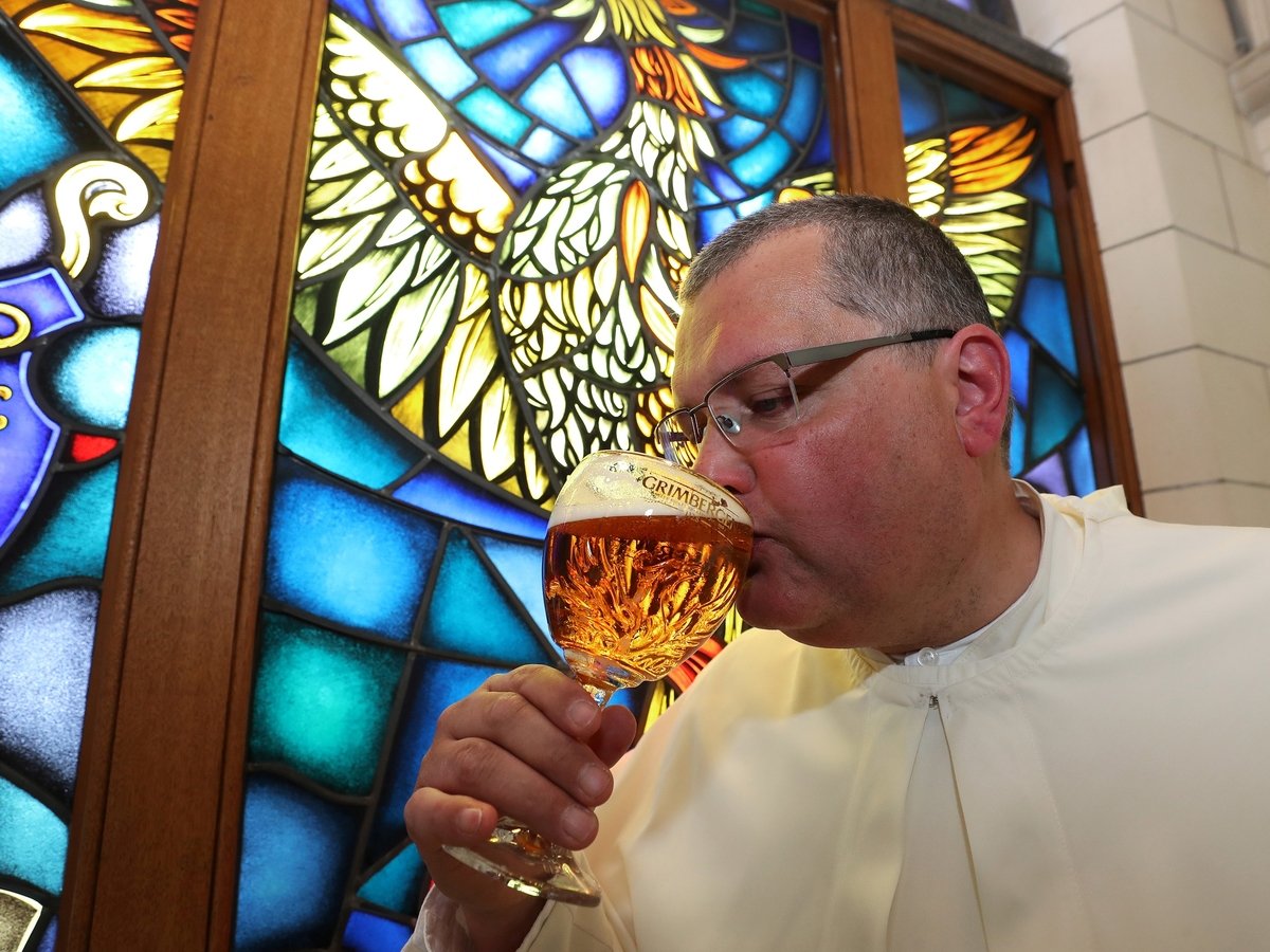 Монахи сварили средневековое пиво: уникальный рецепт 12 века искали 220 лет