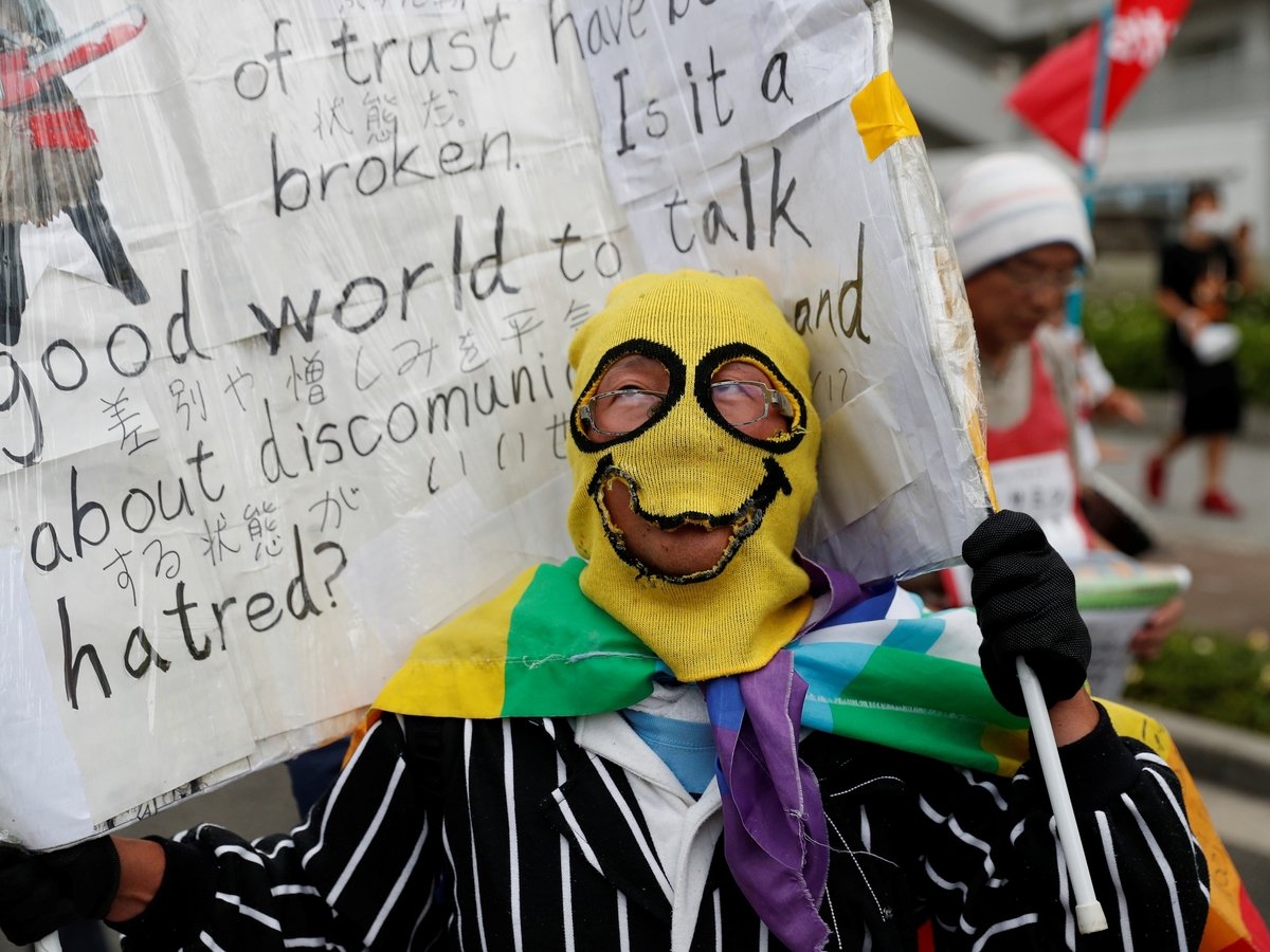 В Осаке проходит саммит G20, но японцы почему-то не рады и протестуют (фото)