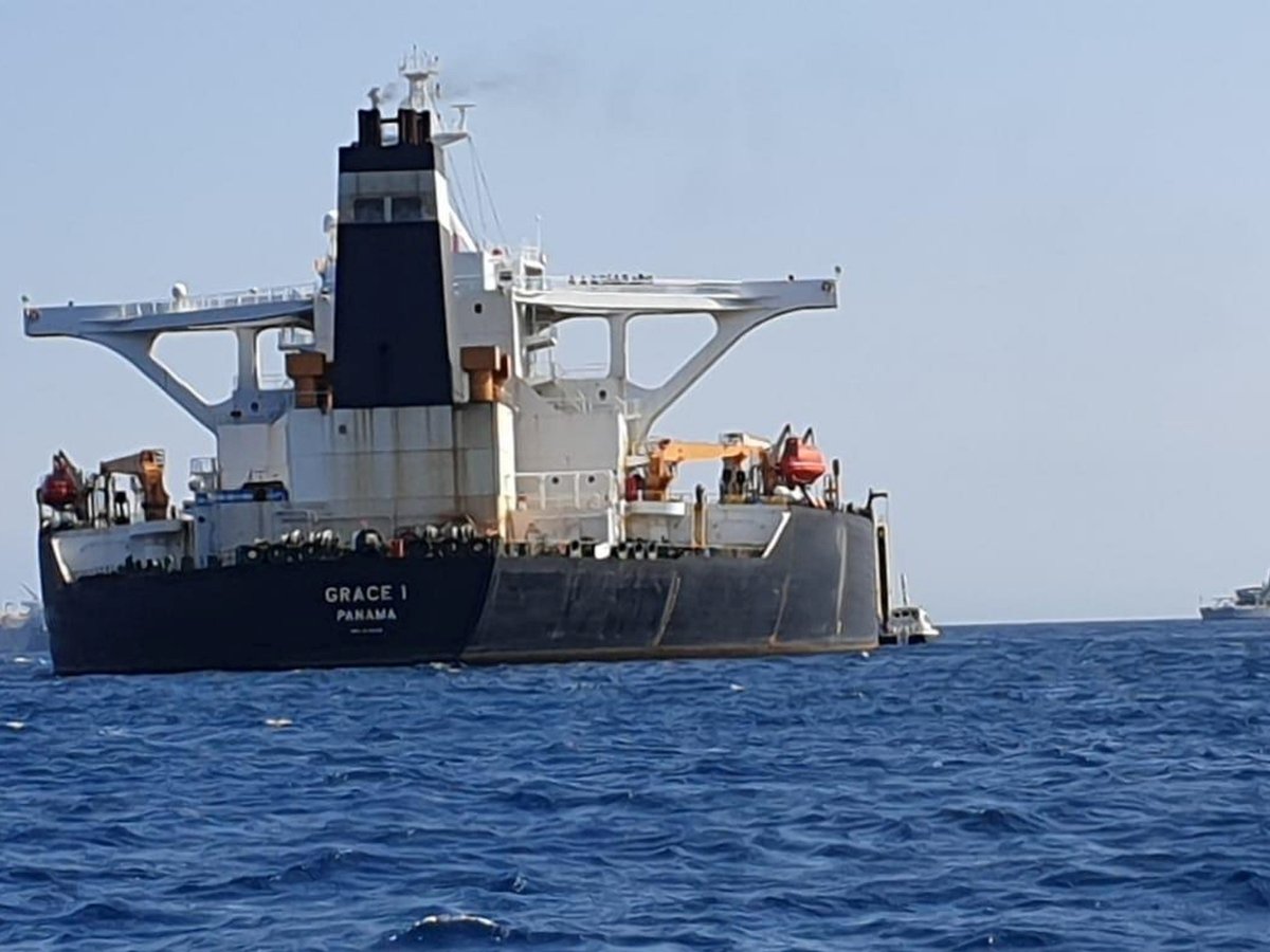Британия задержала в Гибралтаре танкер с нефтью: Иран в ярости, зато в США рады