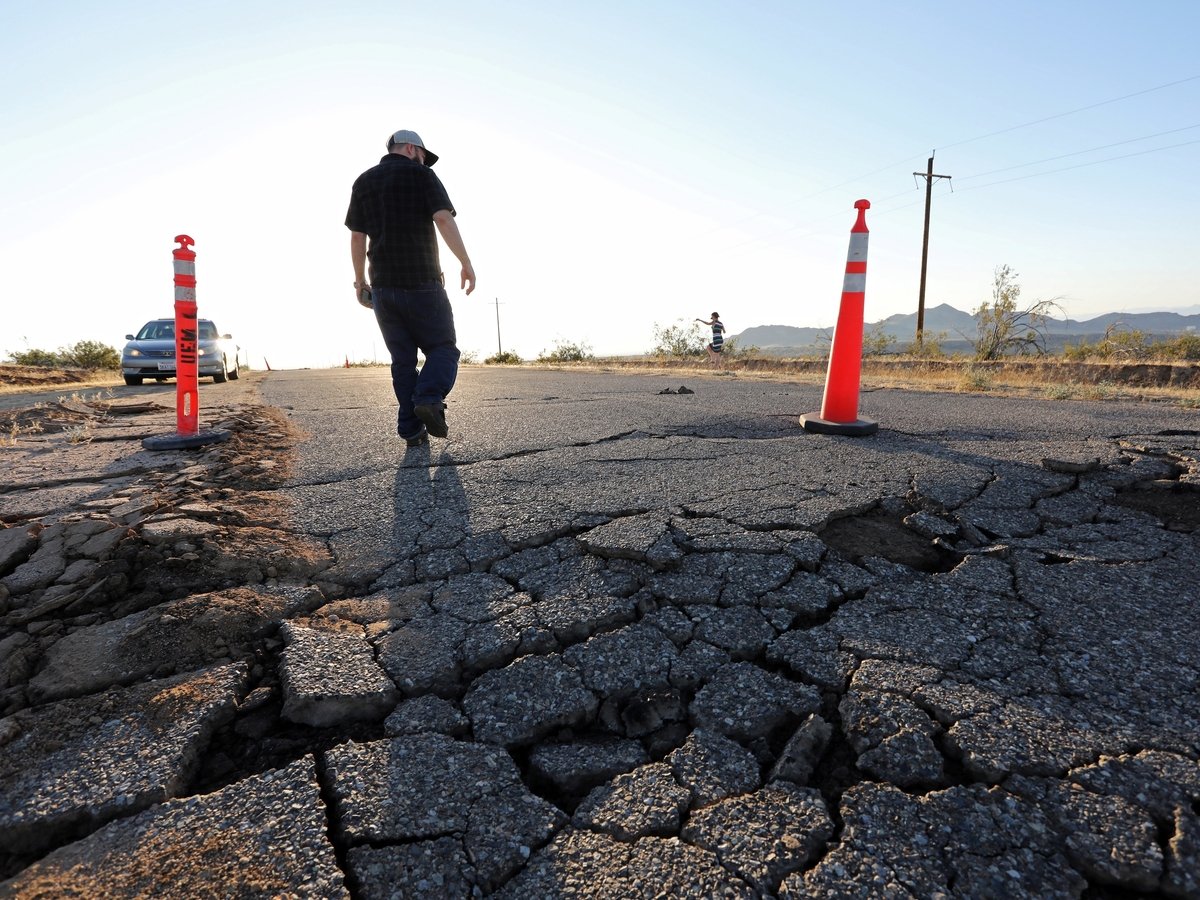 Из-за землетрясений в Калифорнии объявлено чрезвычайное положение (фото, видео)