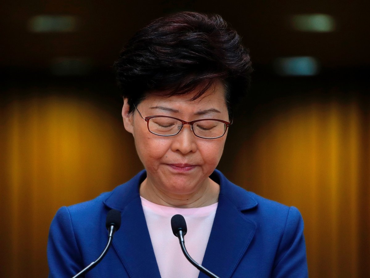 Власти Гонконга отказались от поправок к закону об экстрадиции, но им не верят