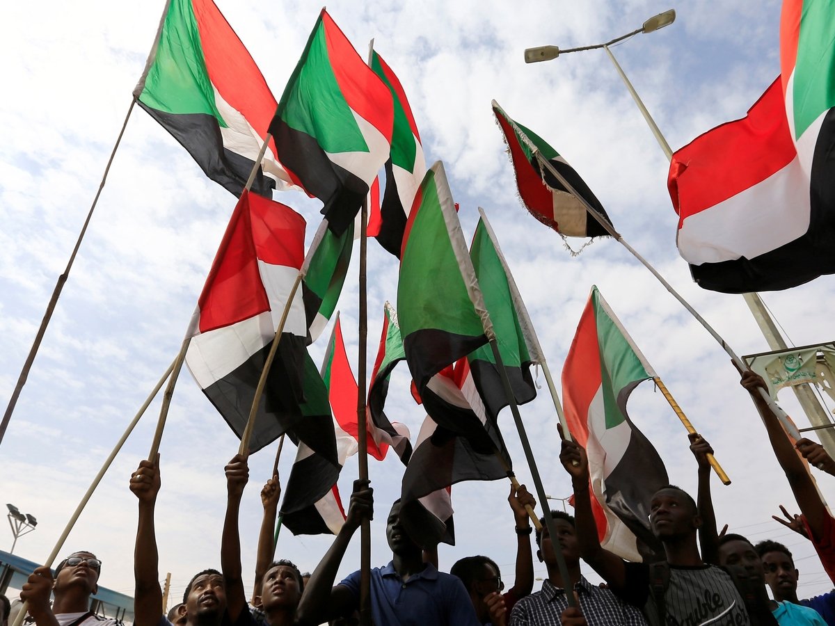 Военные и оппозиция Судана приняли конституционную декларацию