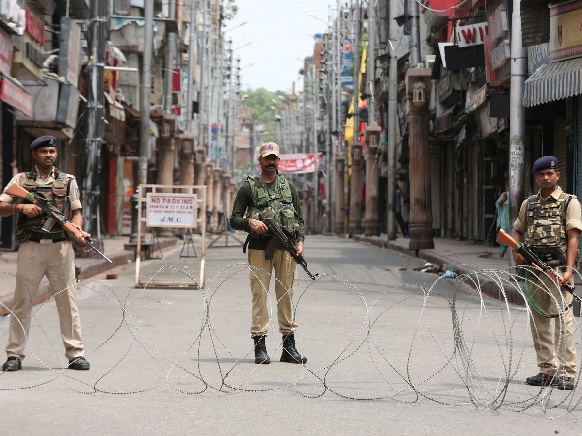 Индия лишила Кашмир особого статуса. Пакистан в ярости и грозит ответными мерами