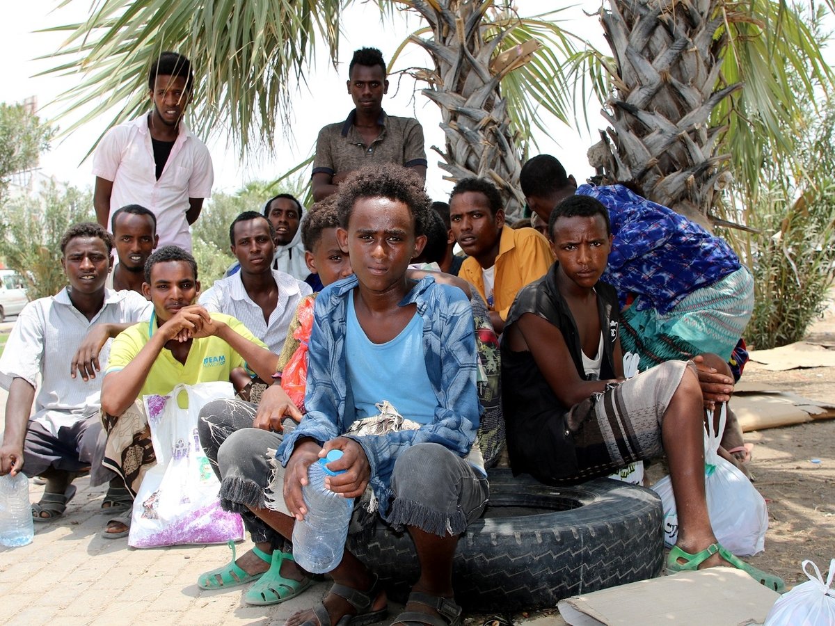 Мигранты бегут из Африки в Йемен. Но они не знают, что там война и голод