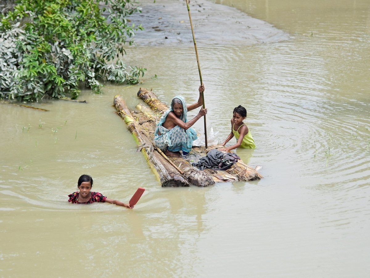 Индию затопило. Погибших всё больше, а ливни не прекратятся ещё минимум 3 дня