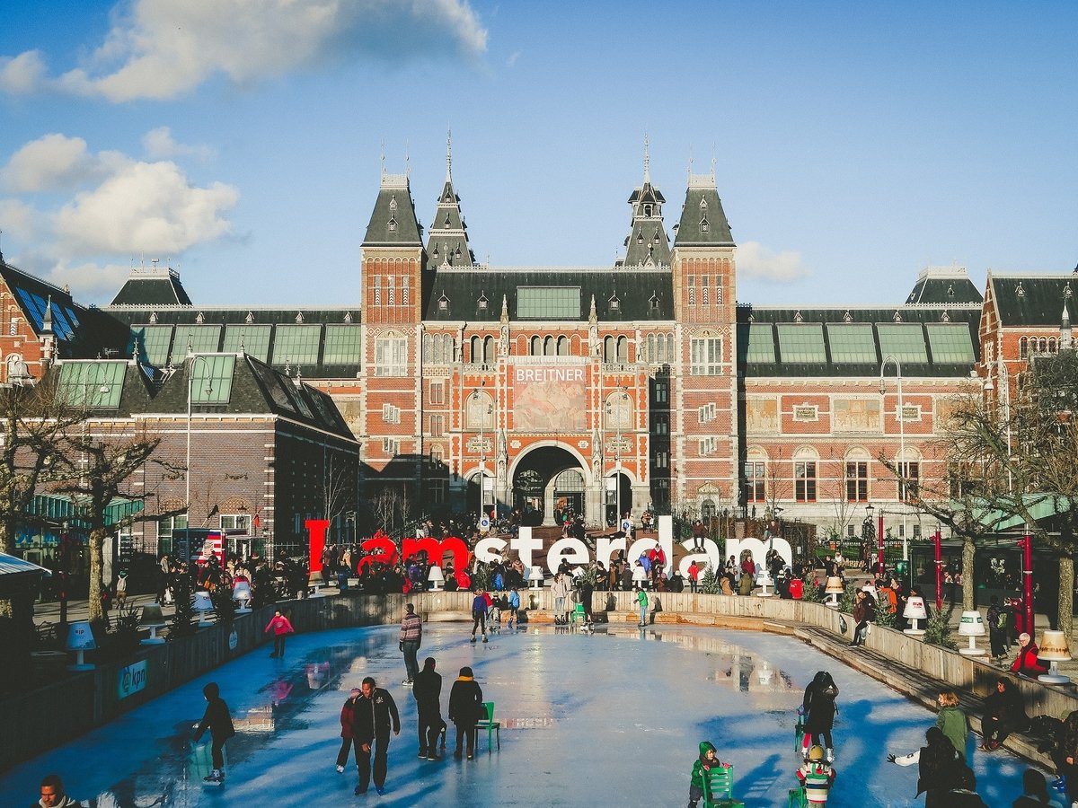 Амстердам станет самым дорогим городом для туристов в Европе