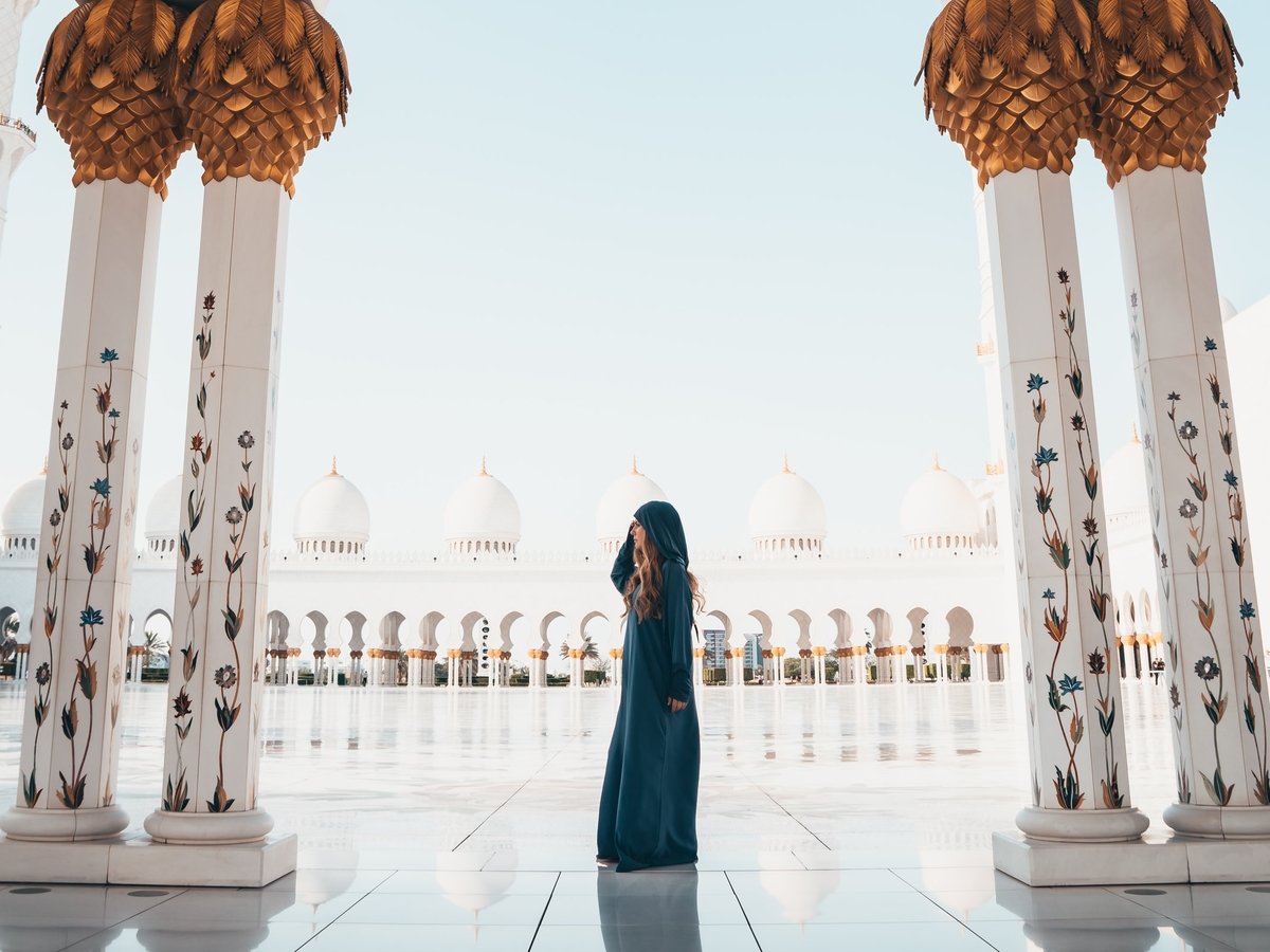 Харам или выгодное дело? Саудовская Аравия идёт на уступки женщинам и туристам