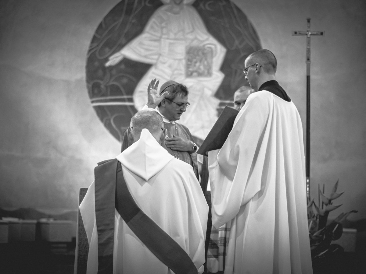 Ватикан может разрешить женатым мужчинам быть священниками. Всё ради благой цели